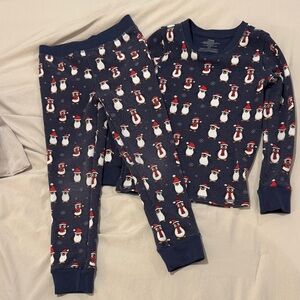 MeUndies Kids 2 piece waffle PJ set. 6/7. Penguin Parade. Soft and Fits snug.